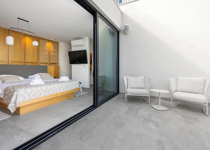 Luxury Cordelia - Sibenik, Pool And Sauna